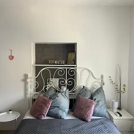 Szarkafeszek * Keszthely